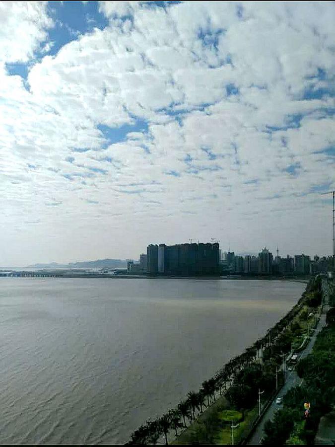 Peninsula Sea View Hostel海景青年旅舍 Джухай Екстериор снимка